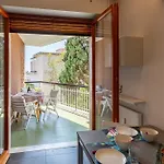 Guesthost - Seaview Apartamento